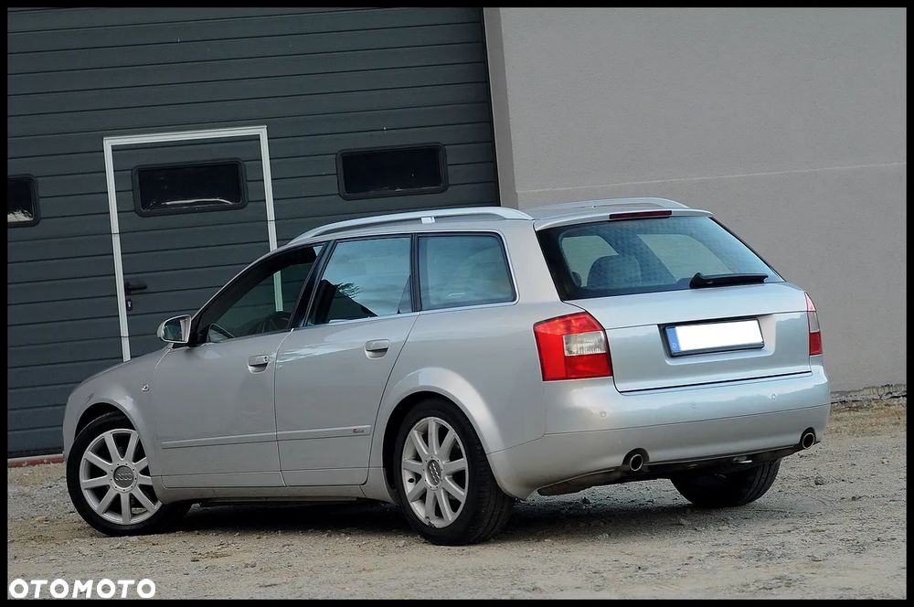 Audi A4 Avant 2.4 - 19