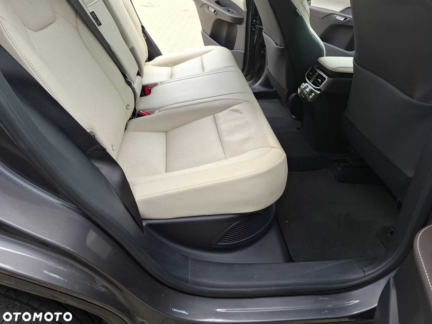 Lexus RX 350h Prestige - 27