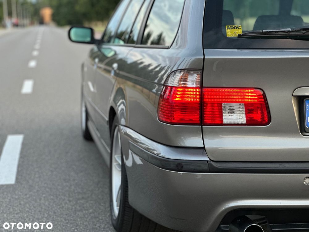 BMW Seria 5 520i Touring Edition Sport - 38