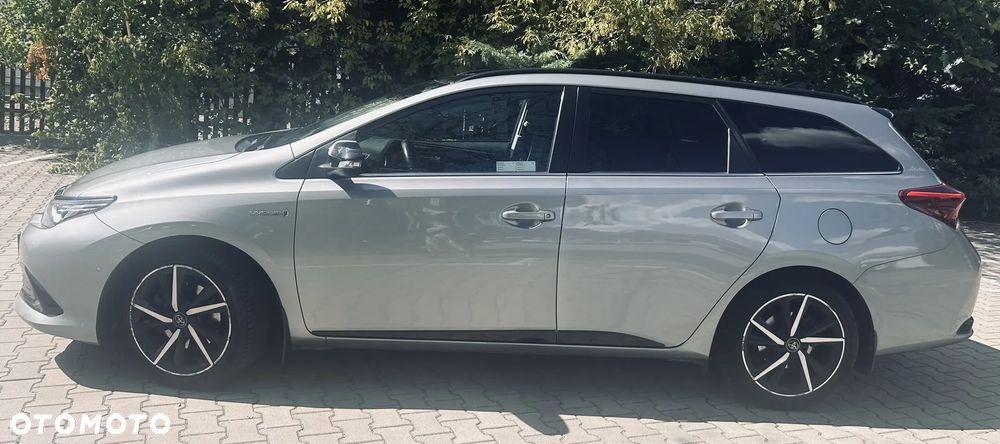 Toyota Auris Hybrid 135 Selection - 1