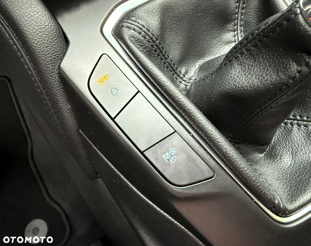 Ford Kuga 1.5 EcoBoost FWD Titanium - 38