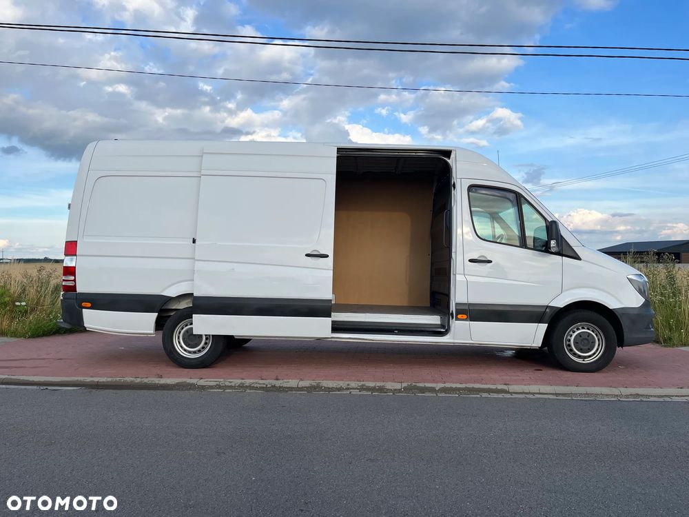 Mercedes-Benz SPRINTER 319 - 13