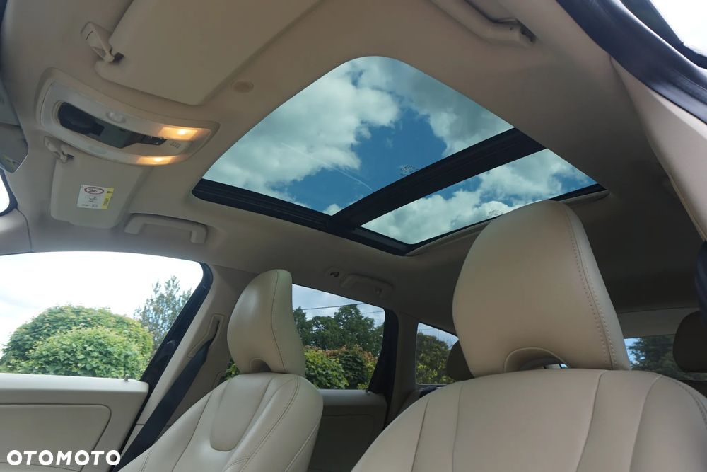 Volvo XC 60 D5 AWD Summum - 11