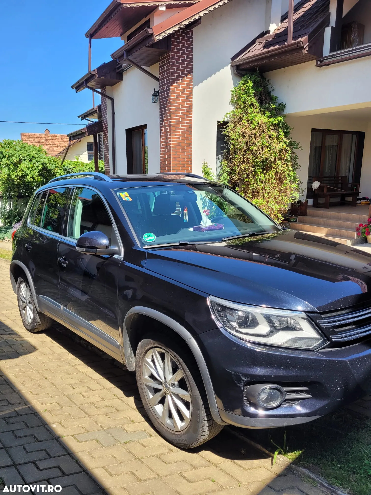 Volkswagen Tiguan - 2