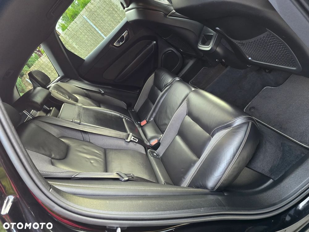 Volvo XC 60 D4 Geartronic RDesign - 24