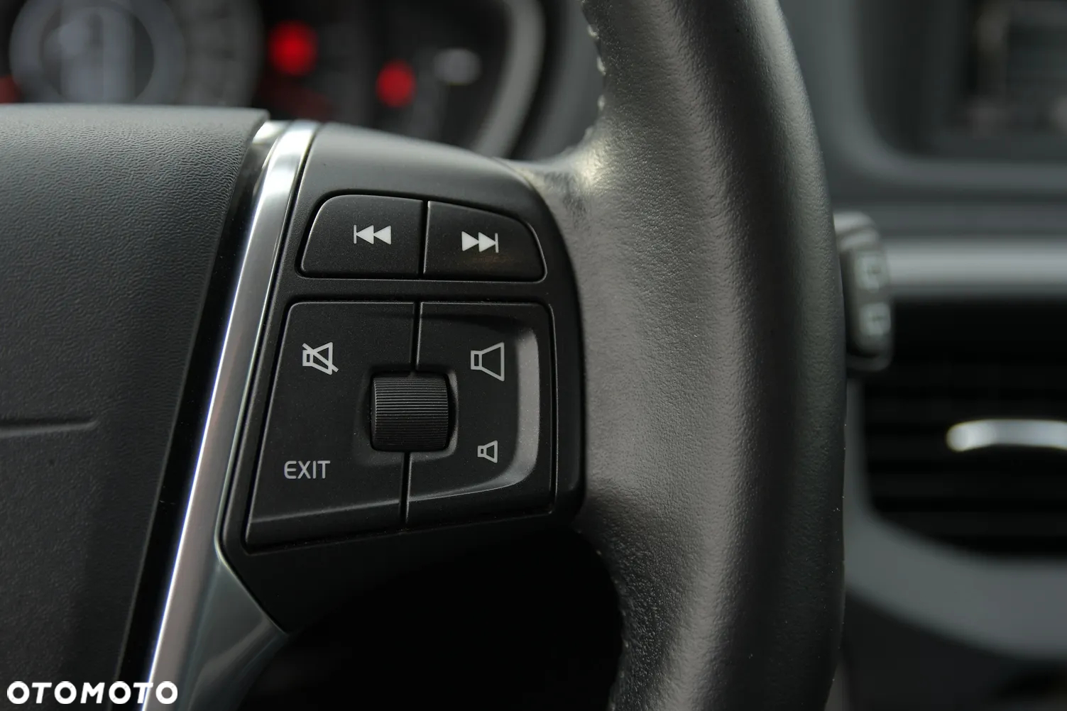 Volvo V40 D3 Drive-E Momentum - 24