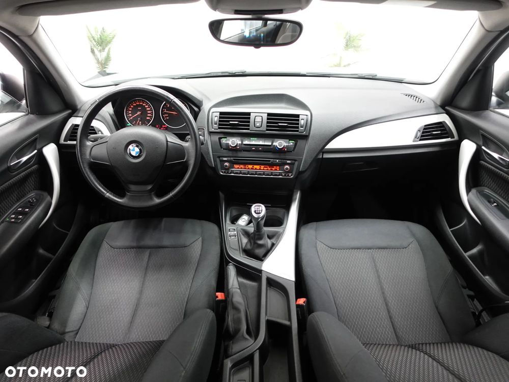BMW Seria 1 114i - 29