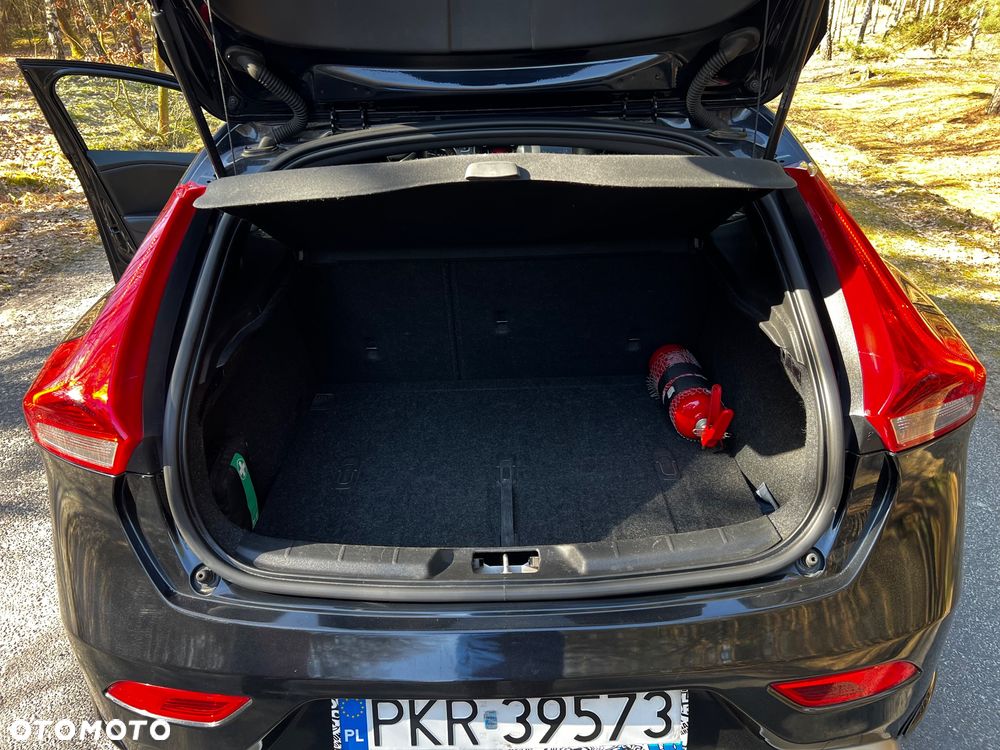 Volvo V40 D4 Drive-E R-Design Summum - 16