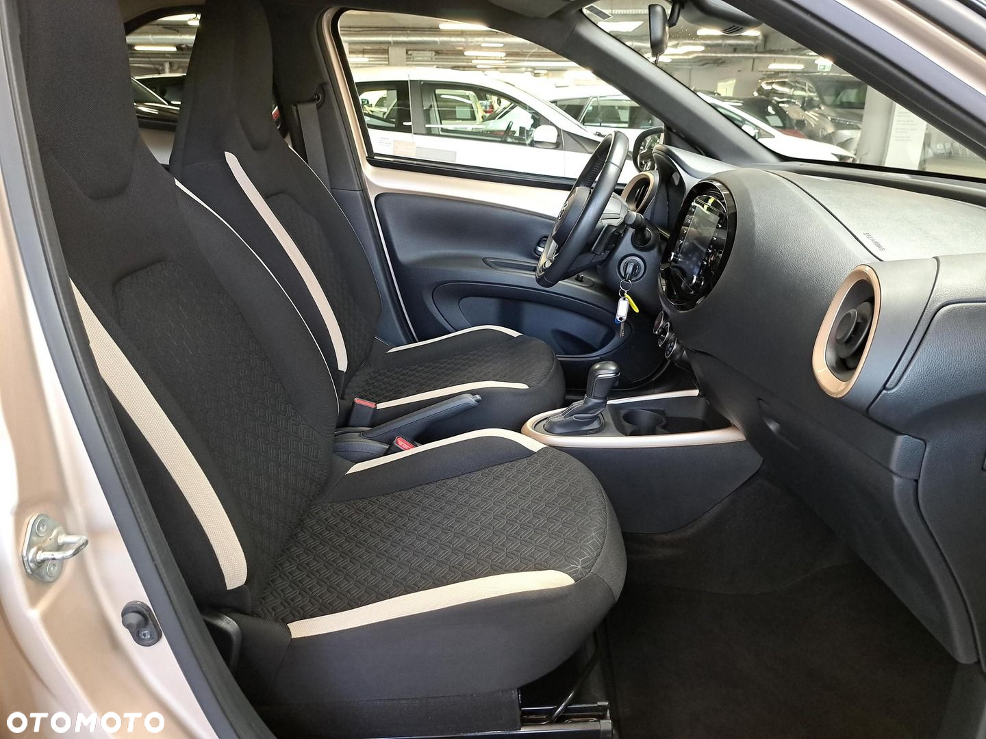 Toyota Aygo X 1.0 VVT-i Style CVT - 14