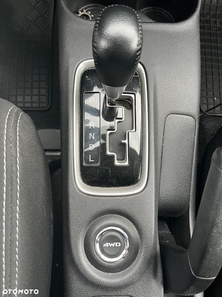 Mitsubishi Outlander - 15