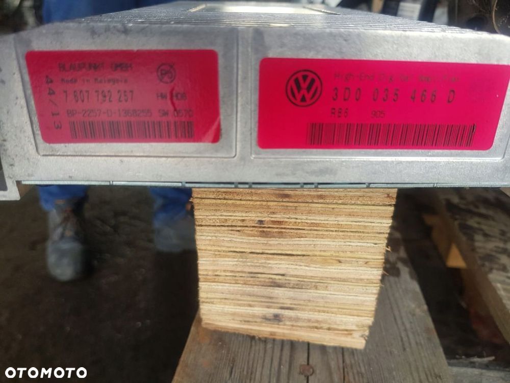 WZMACNIACZ VW PHAETON RNS-810 3D0035466D - 2