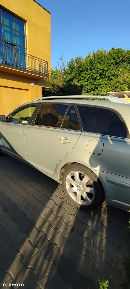 Toyota Avensis 2.0 VVT-i High - 5