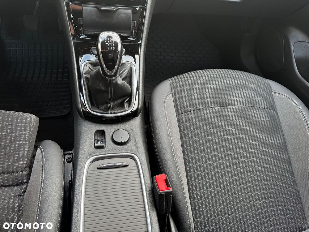 Opel Astra 1.2 T Elegance S&S - 23