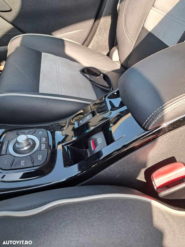 Renault Megane ENERGY dCi 130 BOSE EDITION - 14
