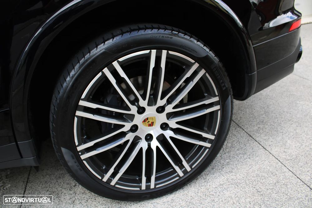 Porsche Cayenne Platinum Edition - 55