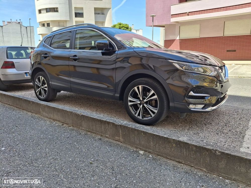 Nissan Qashqai 1.5 dCi N-Connecta J18+Led - 1