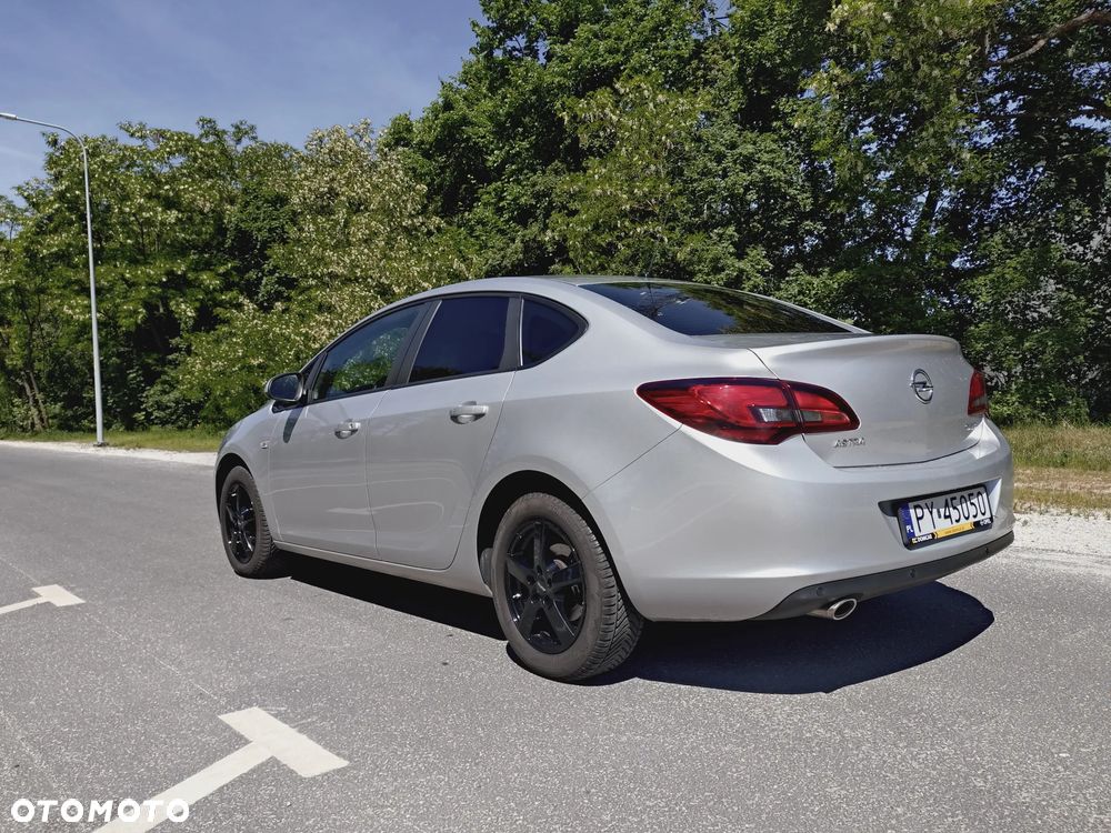 Opel Astra 1.4 T Active EU6 - 9