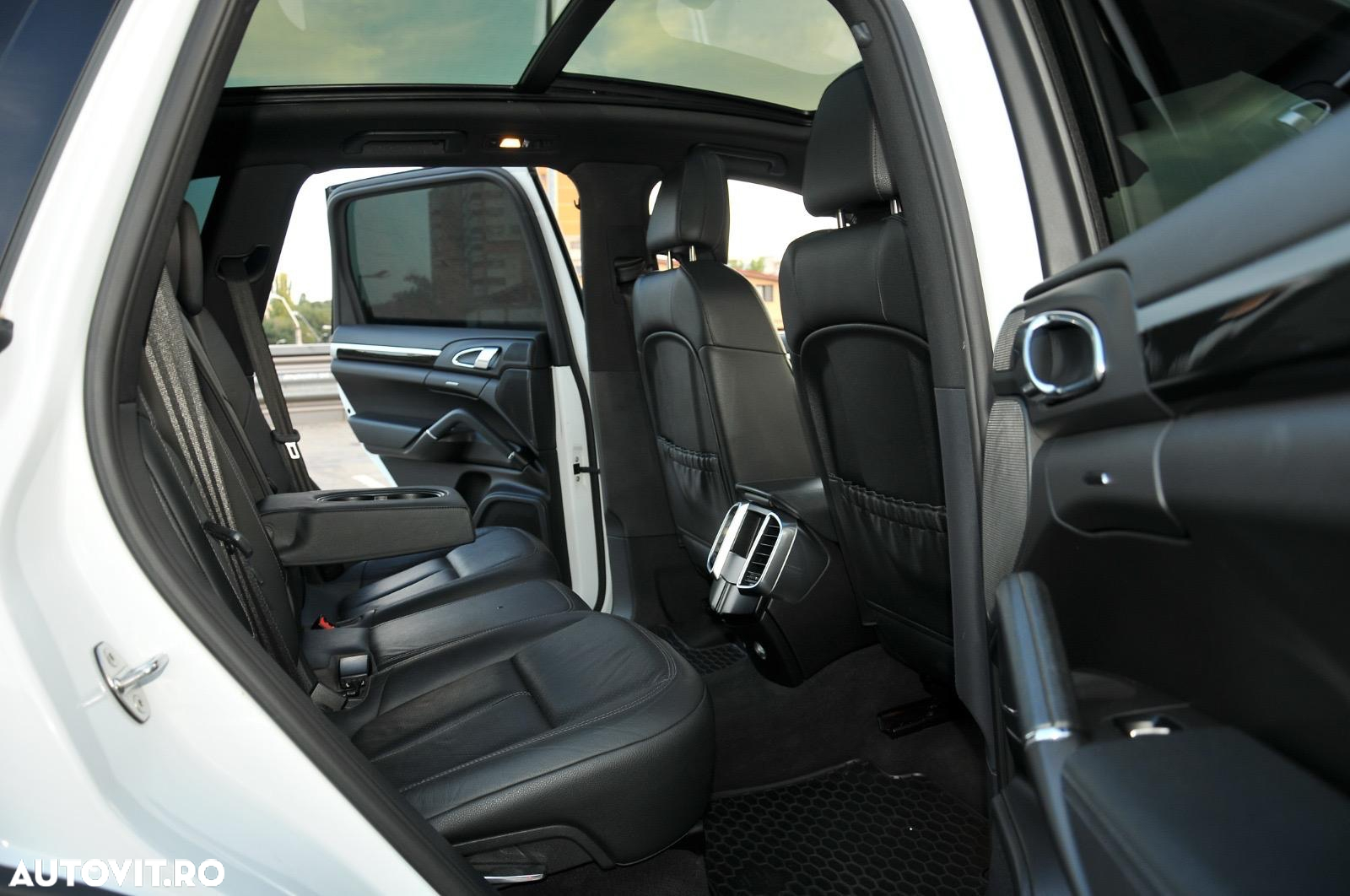 Porsche Cayenne 3.0TD TipTronic - 9