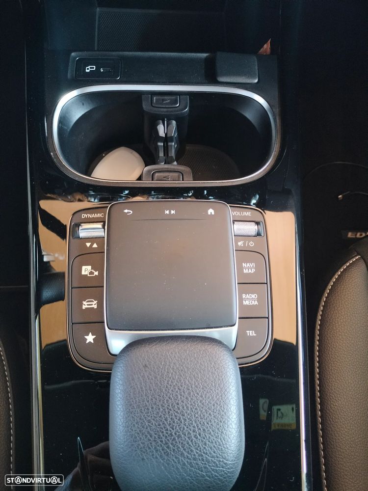 Mercedes-Benz CLA 250 e Shooting Brake AMG Line - 13