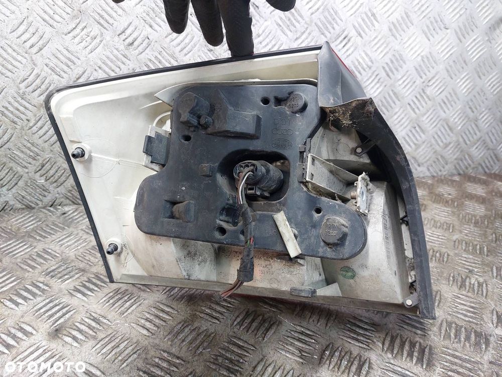 LAMPA PRAWY TYŁ AUDI A4 B6 SEDAN 8E0945096 - 3