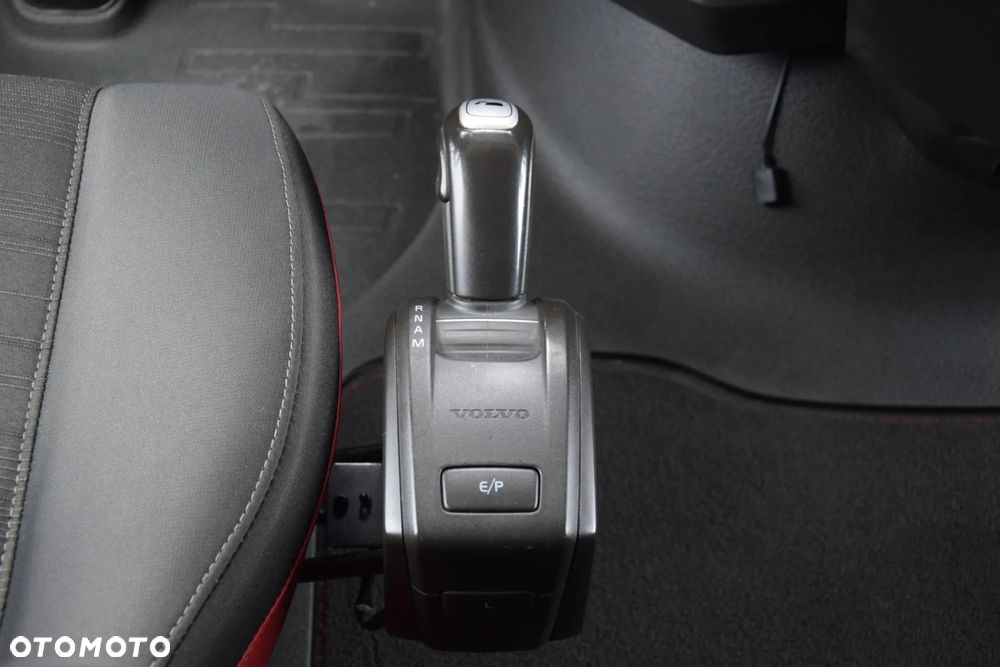 Volvo FH500 / NISKA KABINA / HYDRAULIKA / EURO 6 / ACC / LEDY / ALUFELGI / SERWISOWANY / SPROWADZONY - 32