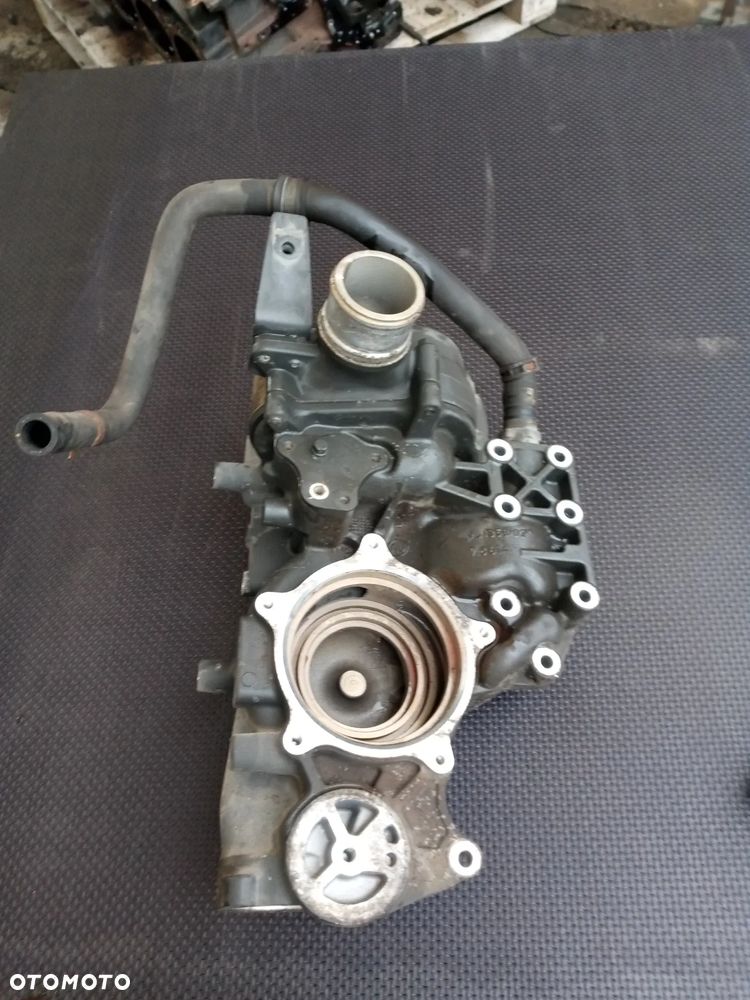 Obudowa pompy wody termostat daf xf 106 euro 6 - 1