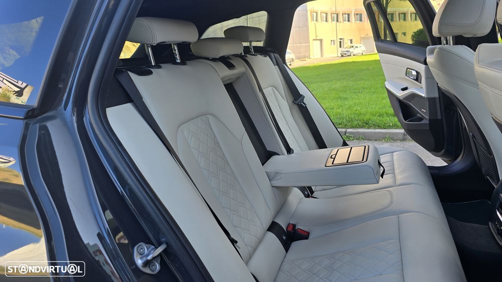 BMW M340 i xDrive Pack 50 anos M Auto - 28