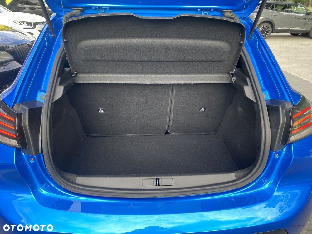 Peugeot 208 - 8