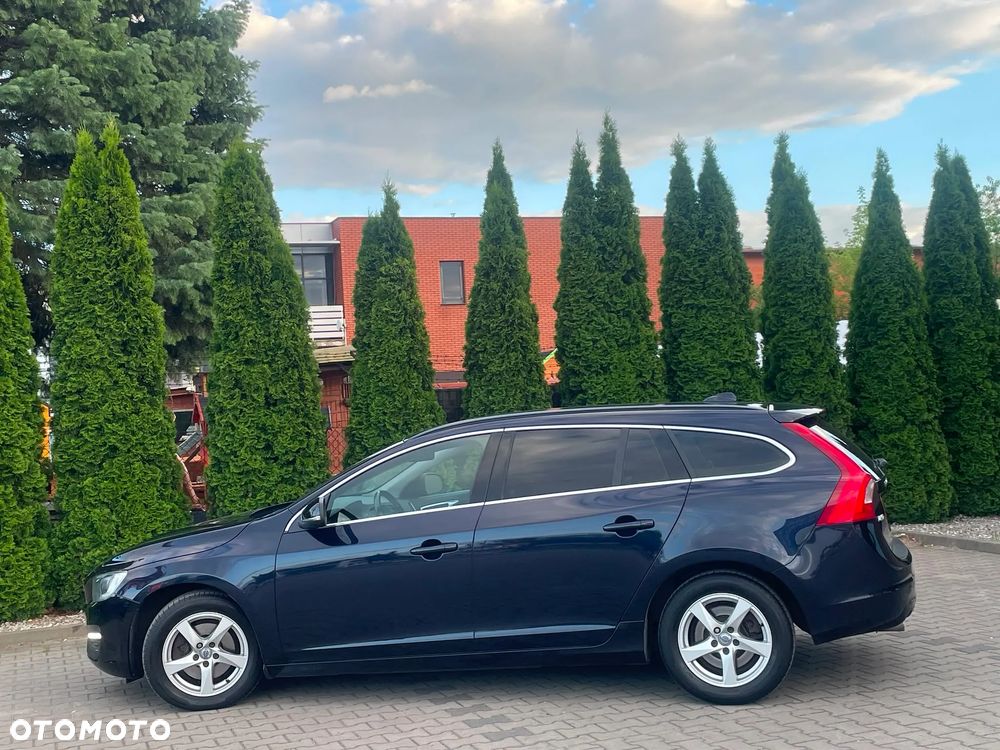 Volvo V60 D3 Momentum - 4