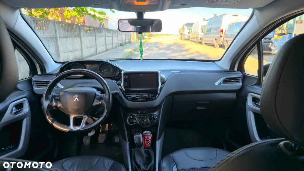 Peugeot 2008 1.6 BlueHDi Style - 9