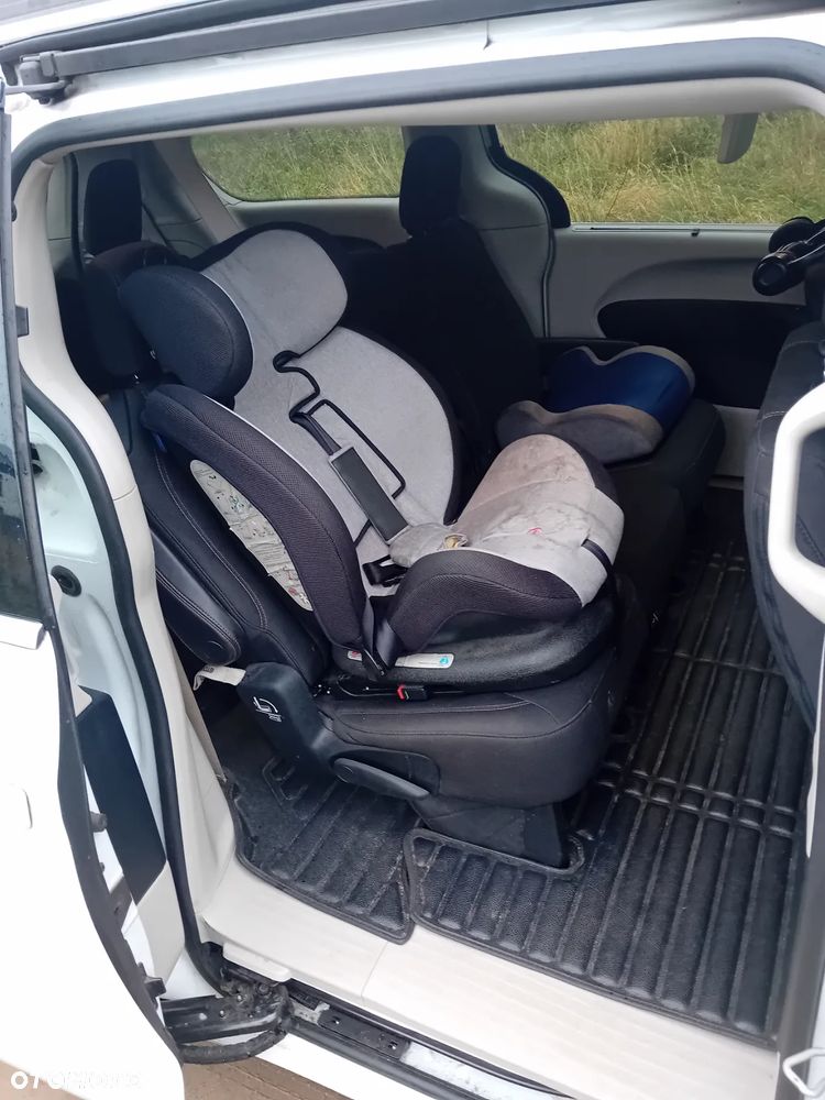 Chrysler Pacifica - 12