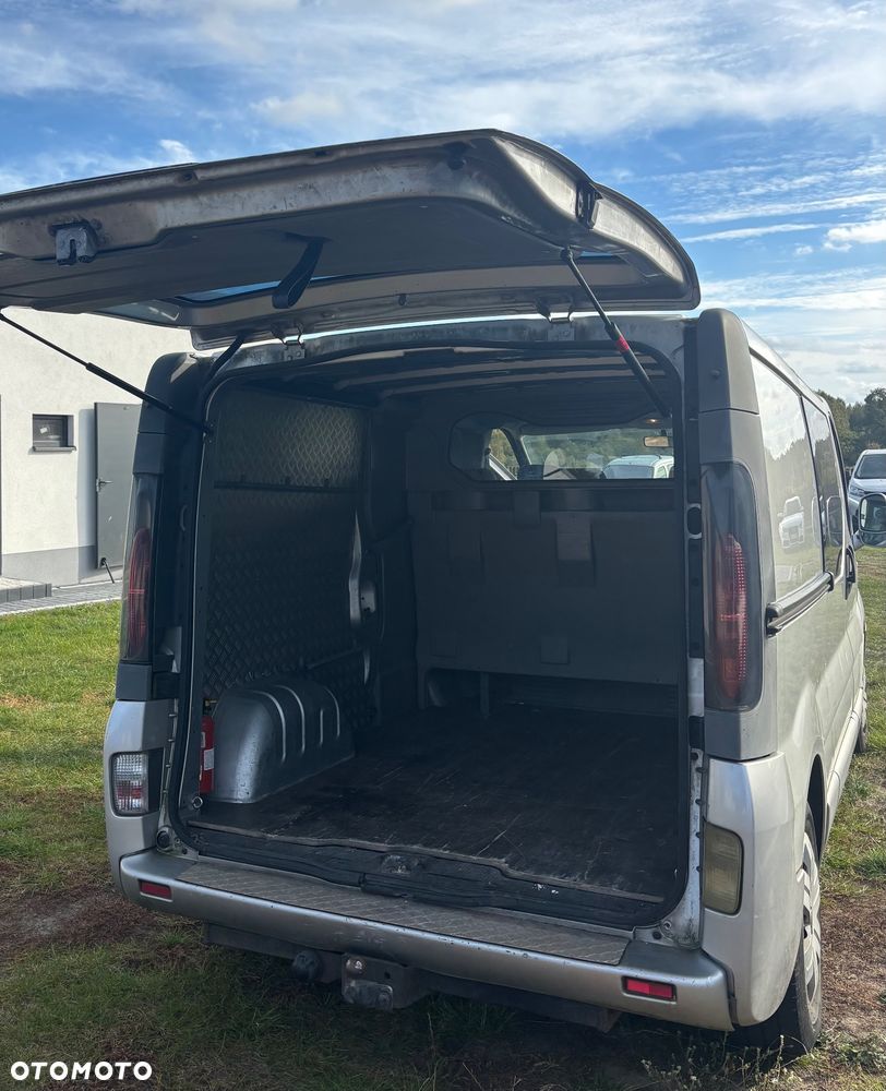 Opel Vivaro - 11