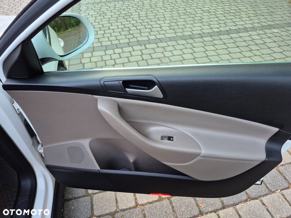 Volkswagen Passat 2.0 TDI DPF Highline DSG - 28
