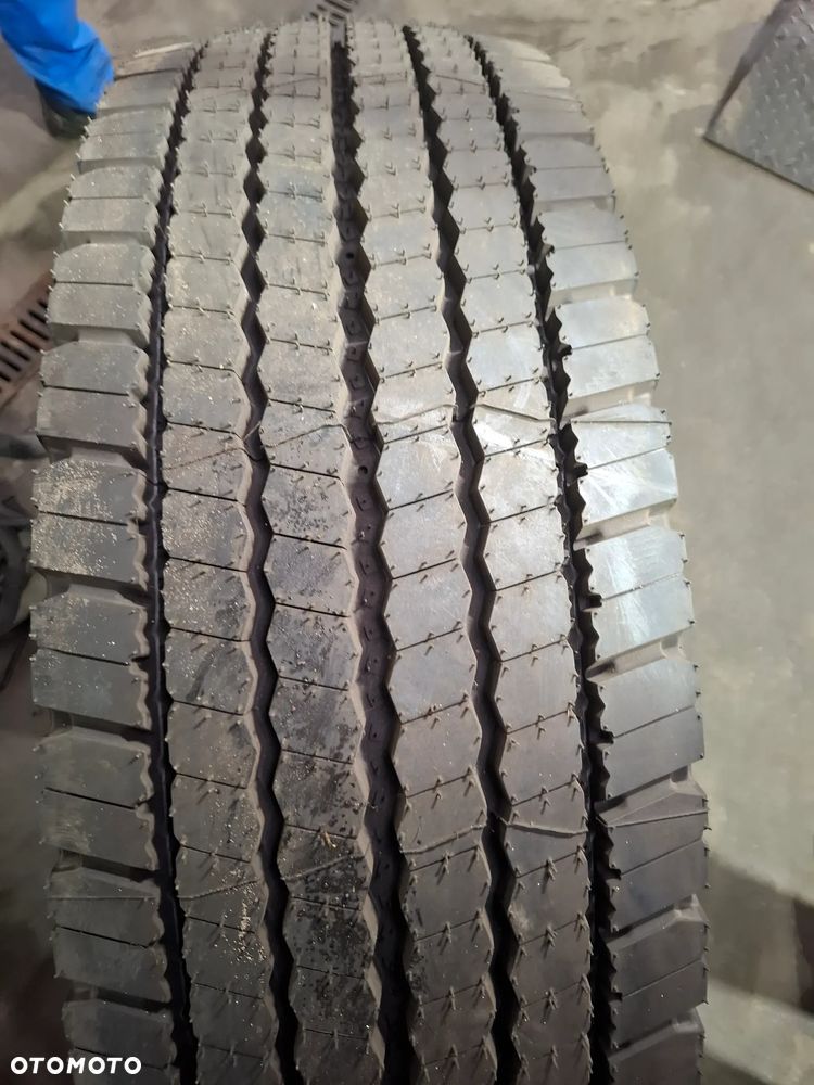 MICHELIN REMIX 295/80r22,5 - 1