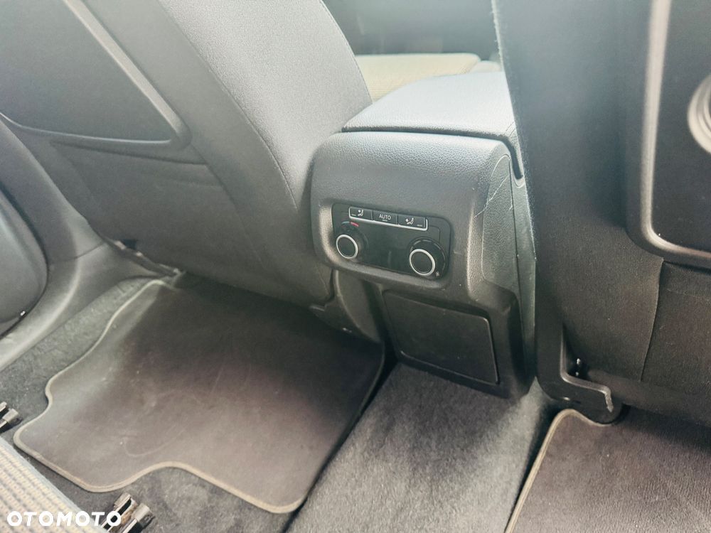 Volkswagen Sharan 2.0 TDI Comfortline DSG - 10