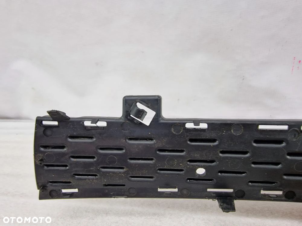 MERCEDES GLE AMG W167 19- KRATKA ŚRODKOWA ZDERZAKA PRZEDNIEGO PRZÓD , NR A1678858005 , NR AUKCJI KR458 - 11