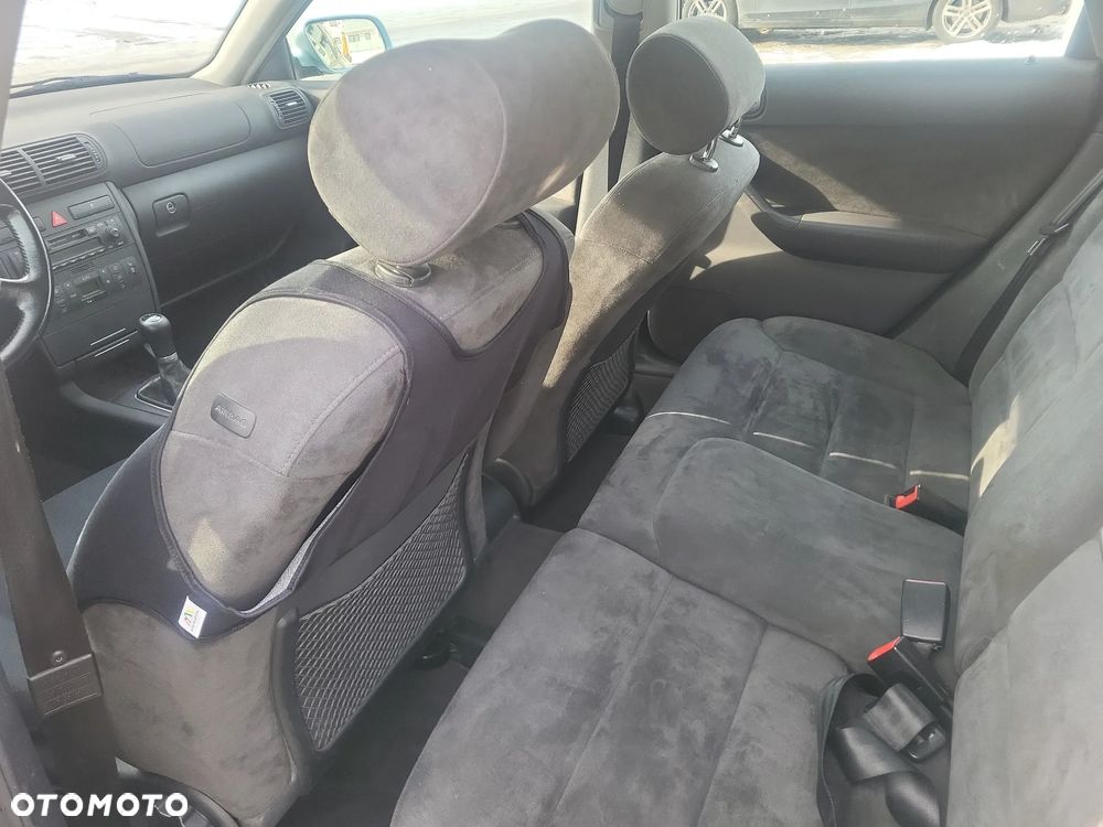 Audi A3 Sportback 1.8 Attraction - 29