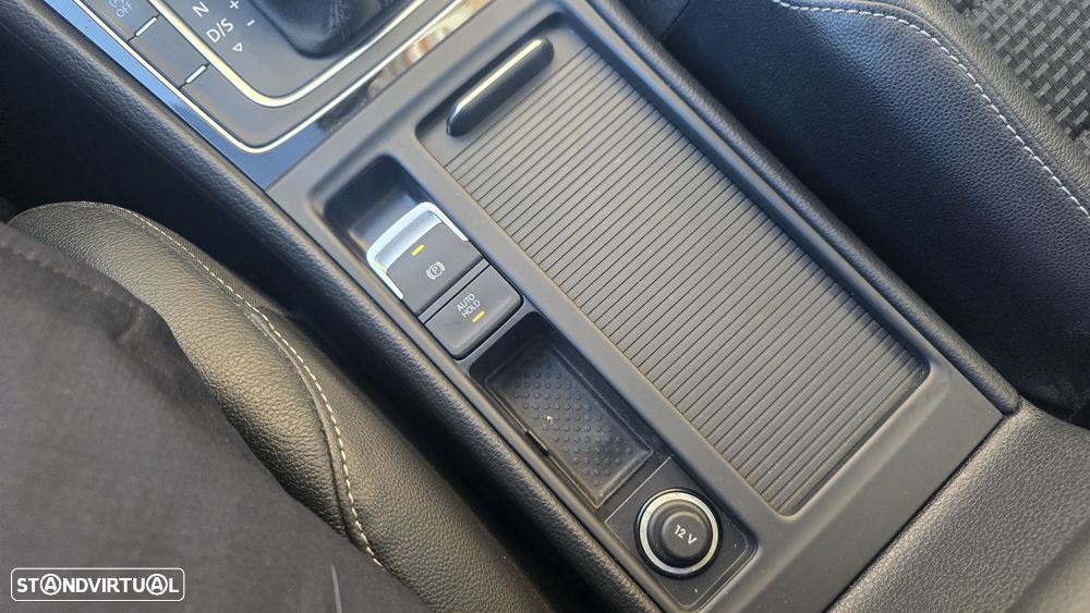 VW Golf 1.6 TDi DPF DSG Highline - 30