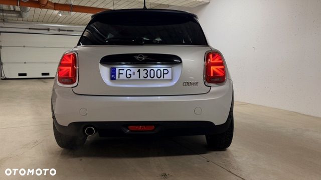 MINI Cooper Standard - 5