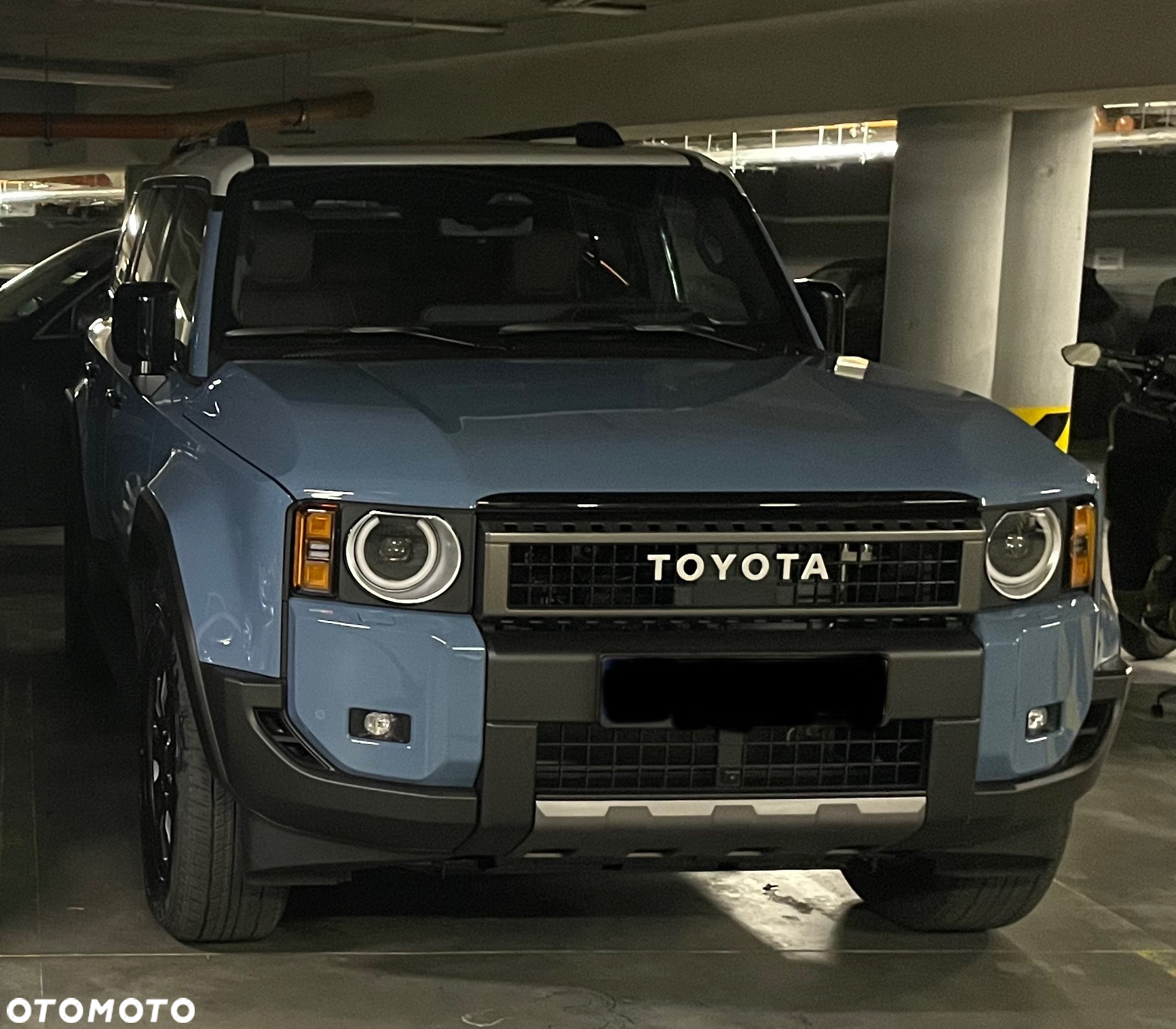 Toyota Land Cruiser - 2