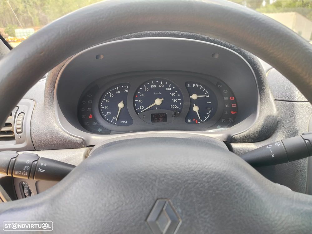 Renault Clio 1.2 RT - 8