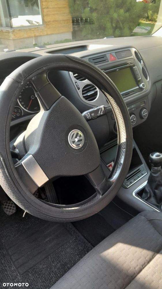 Volkswagen Tiguan - 8