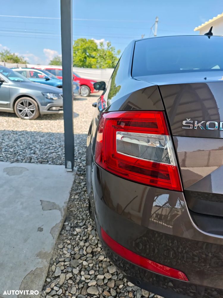 Skoda Octavia 2.0 TDI (Green tec) DSG Ambition - 33