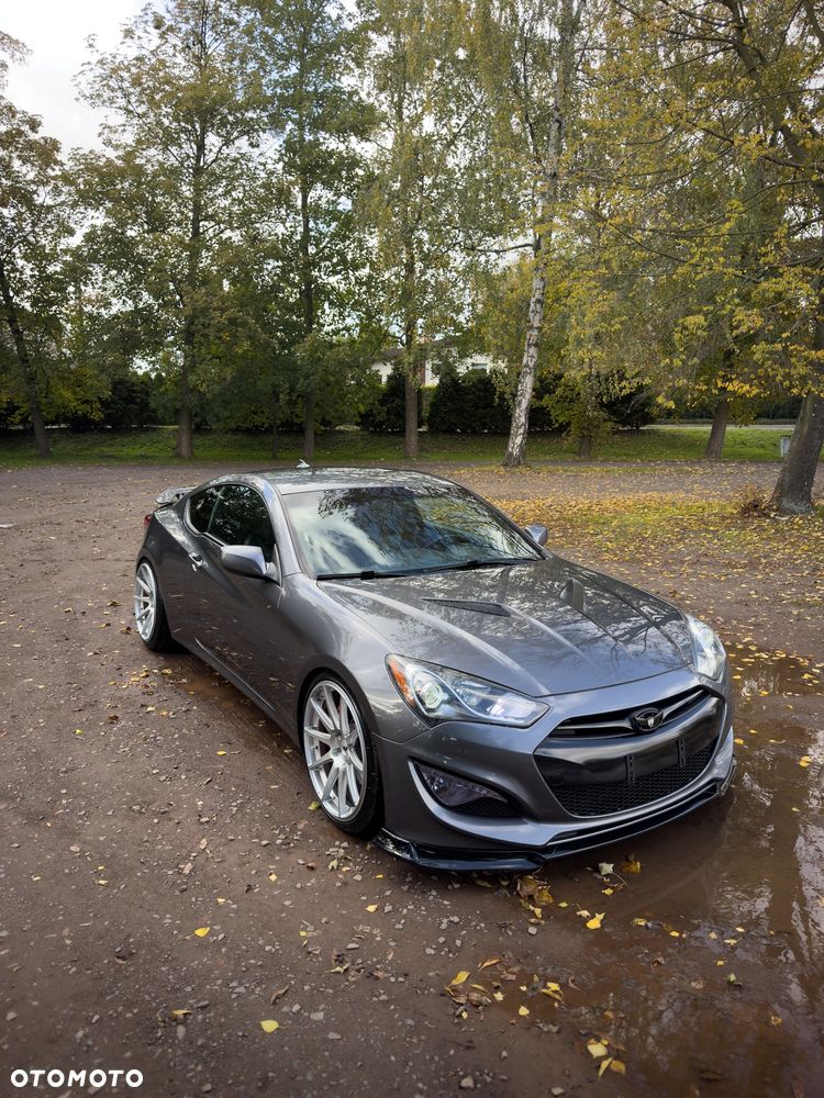 Hyundai Genesis Coupe - 4