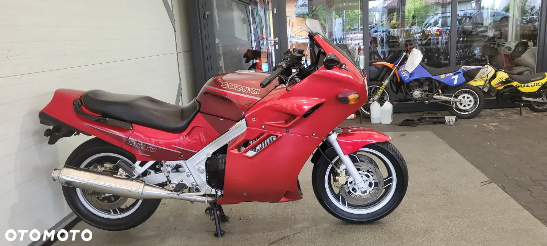 Suzuki GSX - 14