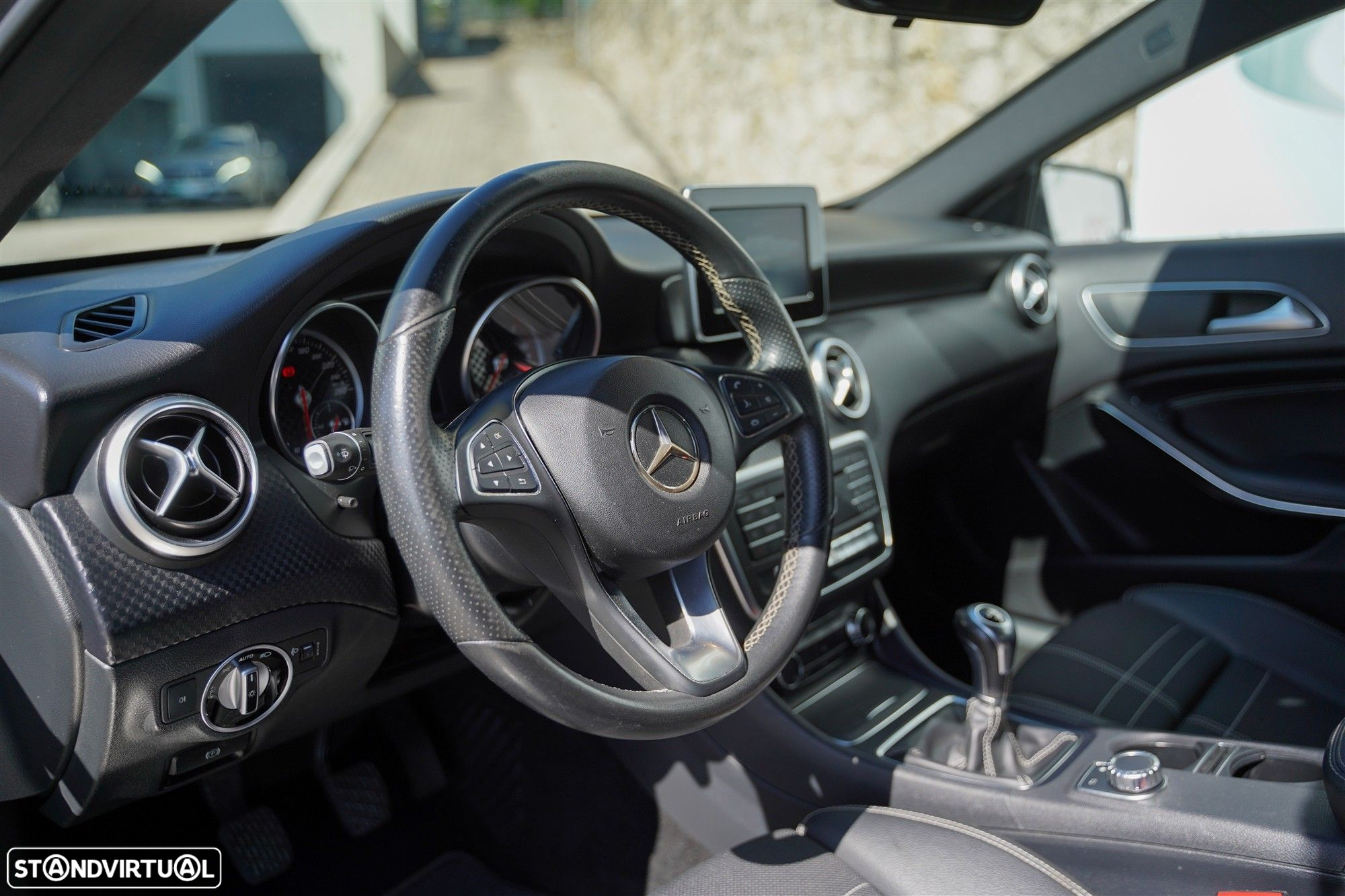 Mercedes-Benz A 180 d Urban - 32