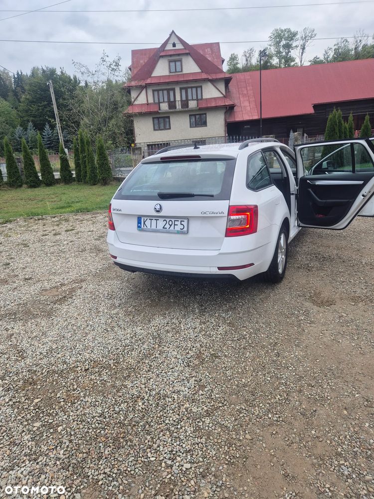 Skoda Octavia 1.6 TDI SCR Ambition - 6