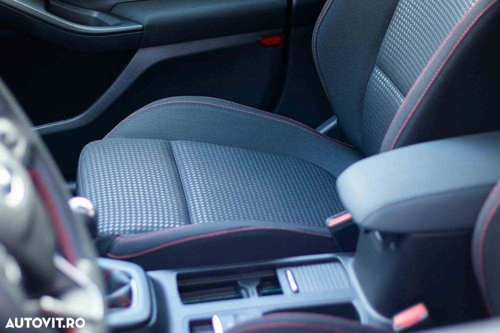 Ford Focus 1.0 EcoBoost 6MT MHEV ST-Line X - 14