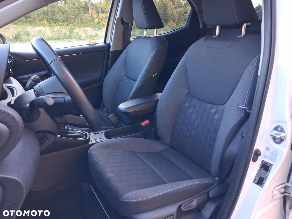 Toyota Yaris Hybrid 1.5 Style - 12