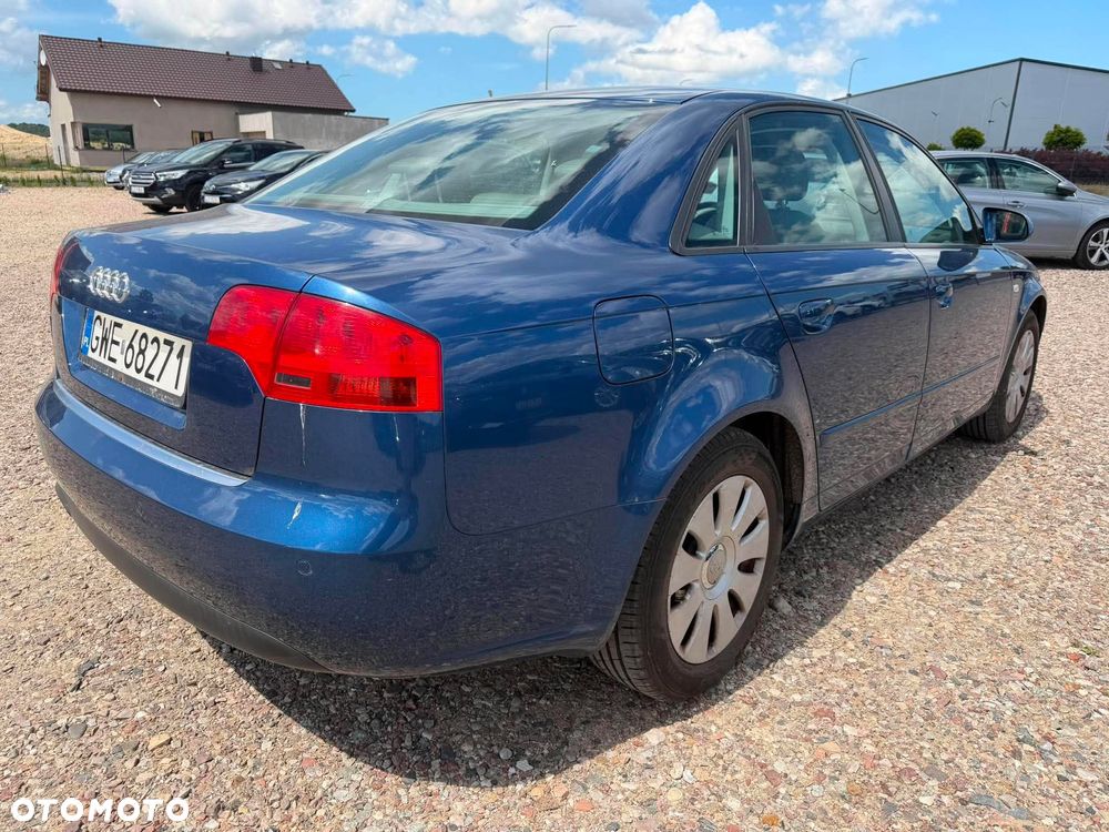 Audi A4 Limousine - 5